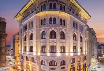 Cronton Design Hotel has Smoking/Balcony rooms