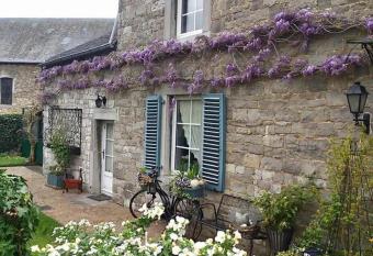 La Mozettienne has Balcony rooms