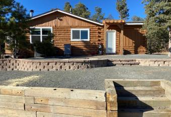 Modern Cabin has Balcony rooms