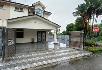 Party/Gathering Semi-D House @Nusajaya Skudai Johor By Popeye Homestay has Balcony rooms