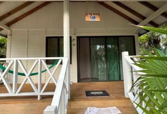 Sol y Arena Xcalak allows 18 year olds to book a room