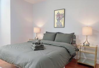 Nova Philadelphia Callowhill 436 allows 18 year olds to book a room