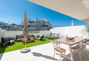 Explorer s Beach Apartment allows 18 year olds to book a room