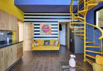 Villa Favella-Pop-Art-View-7BR-Jamaca De Dios-Balcony-Dream allows 18 year olds to book a room