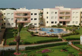 MOHAMMEDIA 116 allows 18 year olds to book a room