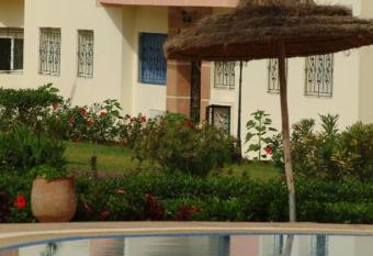 MOHAMMEDIA 117 allows 18 year olds to book a room