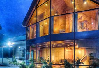 Pine Tree Resort  has Balcony rooms