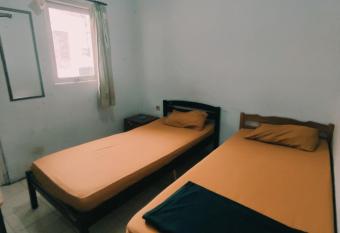OYO 90865 Hotel Kusuma Purwakarta allows 18 year olds to book a room