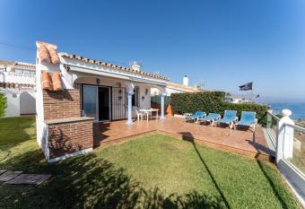 11 House in front of the sea has Balcony rooms