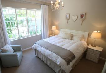 AppleBee Guest Cottages has Balcony rooms