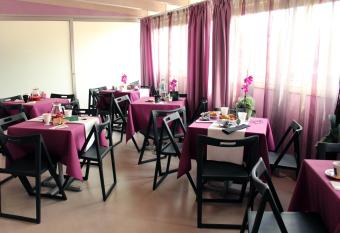 Hotel Vittorio Emanuele has Balcony rooms