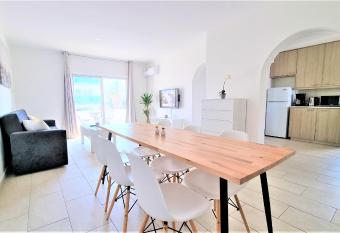 Spacious Lightflooded 2BR Apt / Near Center & Harbour has Balcony rooms