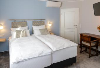 Hotel Brasserie Chaussee has Balcony rooms