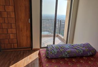 Lovely 1 BHK flat. Good vibes! Relax & Rejuvenate has Balcony rooms