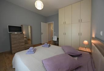 Tinos deluxe home has Balcony rooms