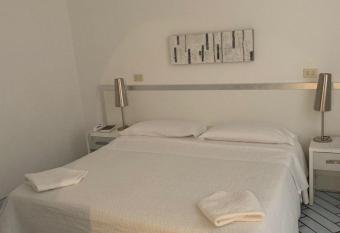 Hotel Holiday has Balcony rooms