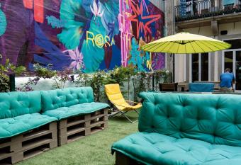 Rosalma Hostel allows 18 year olds to book a room