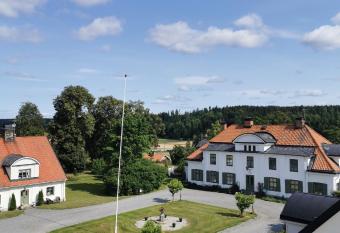   stra Flygeln Grinda S  teri has Balcony rooms