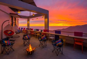 goSTOPS Mussoorie, Picture Palace allows 18 year olds to book a room