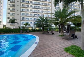 Cozy Place at 1230 South Residences SM Southmall has Balcony rooms