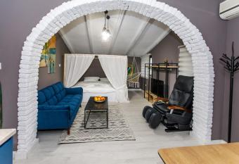 Studio Apartments Villa 24 allows 18 year olds to book a room