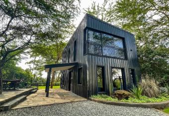 The Shed has Balcony rooms