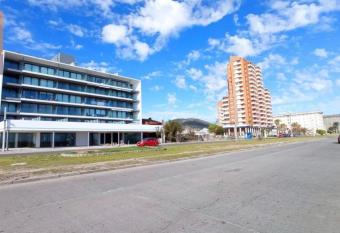 C  modo apartamento frente al Mar allows 18 year olds to book a room