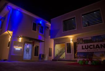 LUCIAN EXCLUSiVE HOTEL has Smoking rooms