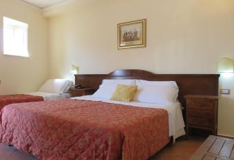 Hotel Mediterraneo has Balcony rooms