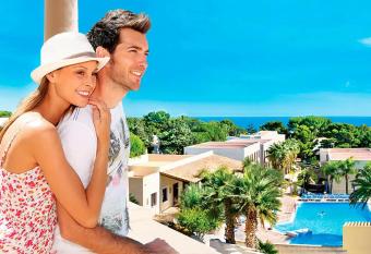 Villaggio Cala Mancina has Balcony rooms