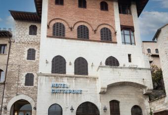 Hotel Gattapone has Balcony rooms