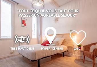 **APPARTEMENT PROCHE GARE ET MARCHE DE TOULON** allows 18 year olds to book a room