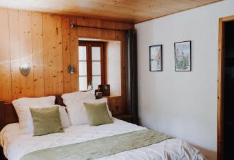 Kern allows 18 year olds to book a room