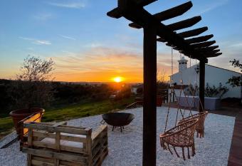 Quinta de S  o Pedro de Tomar allows 18 year olds to book a room