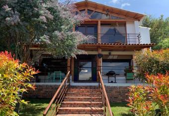 Mirador Valeisa has Balcony rooms