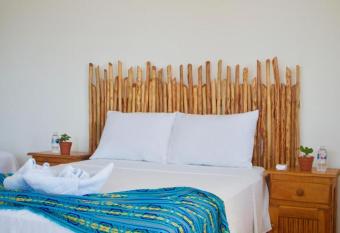 Black Marlin Mahahual - Superior Room allows 18 year olds to book a room