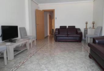 Habitaci  n Tranquila, Agradable cerca de Valencia en Vivienda Compartida allows 18 year olds to book a room