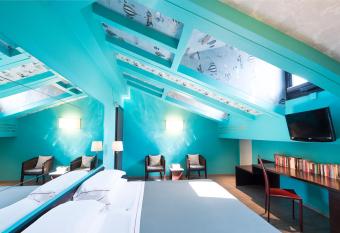 Phi Hotel Bologna allows 18 year olds to book a room