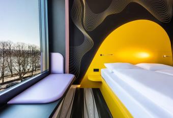 prizeotel Bonn-City allows 18 year olds to book a room