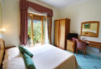 Hotel Savoia Sorrento has Balcony rooms
