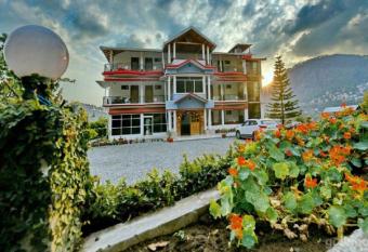 Hotel Sapphire Inn Bhimtal has Smoking/Balcony rooms