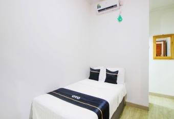 Collection O 91605 Nexdeco House Homestay Syariah allows 18 year olds to book a room