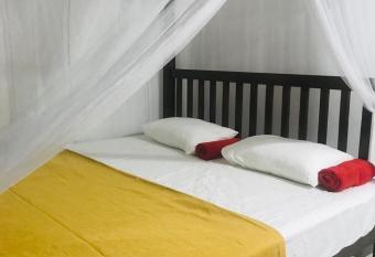 GREEN GARDEN REST allows 18 year olds to book a room