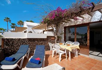 Playa Flamingo 62 has Balcony rooms