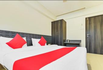 HOTEL SHARADA INTERNATIONAL allows 18 year olds to book a room