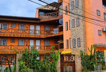 Pousada Enseada da vila allows 18 year olds to book a room