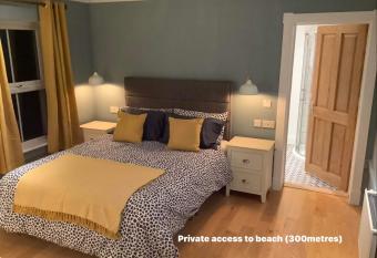 Puffin Lodge Accomodation allows 18 year olds to book a room