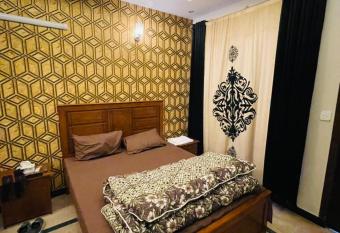 Tabi s Inn Guest House has Balcony rooms