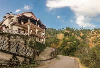 Shimla hills view has Balcony rooms