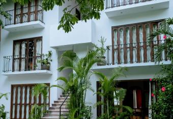 Zihuatanejo studio has Balcony rooms
